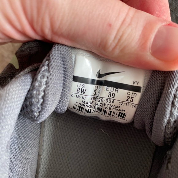 Nike Running Shoes - Picture 6 of 6